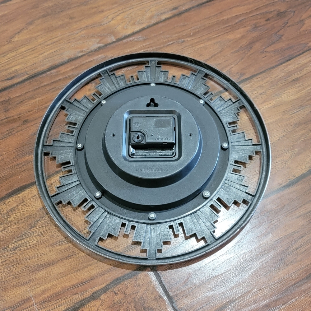 Clock - Picture 3 of 6